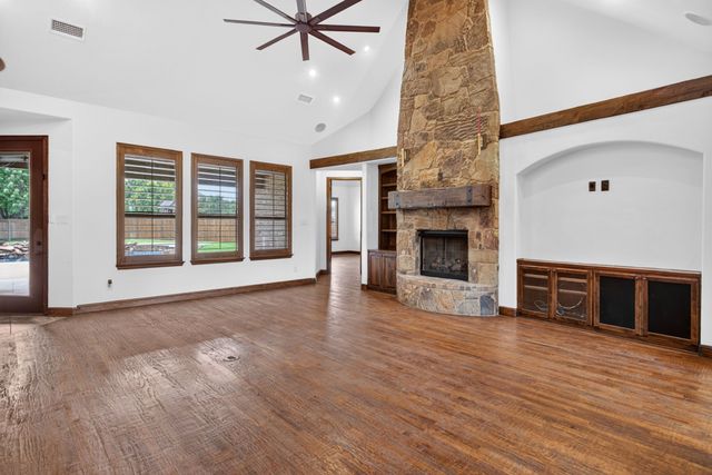 1201 Bluff Springs Drive, Fort Worth, TX 76052