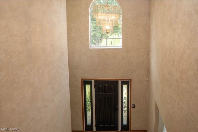 6526 Sugargrove Circle NE, Canton, OH 44721