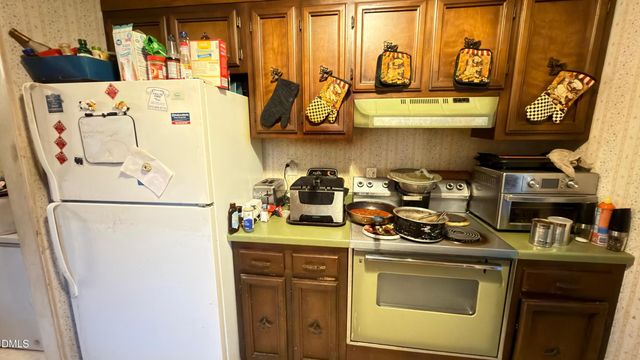 568 Glensford Drive, Fayetteville, NC 28314
