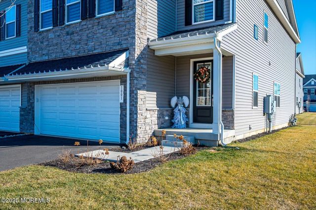 1001 Navigator Avenue, Marlboro, NJ 07746