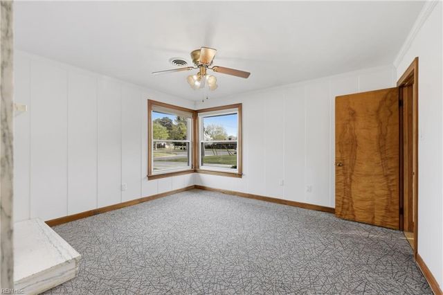 204 E McGinnis CIR, Norfolk, VA 23502