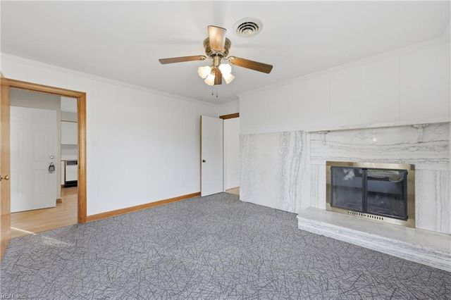 204 E McGinnis CIR, Norfolk, VA 23502