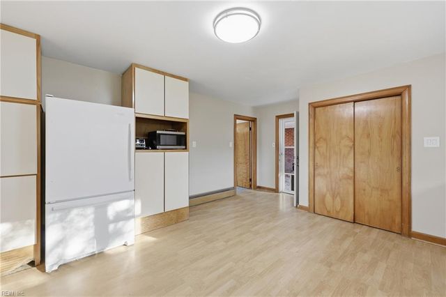 204 E McGinnis CIR, Norfolk, VA 23502