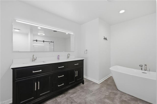 204 E McGinnis CIR, Norfolk, VA 23502