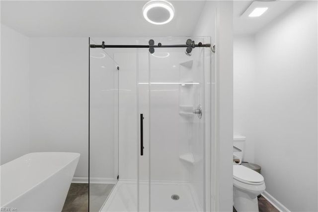 204 E McGinnis CIR, Norfolk, VA 23502