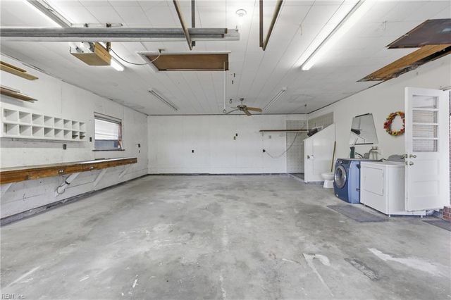 204 E McGinnis CIR, Norfolk, VA 23502