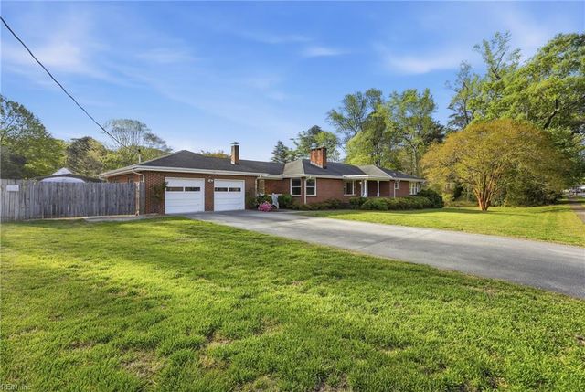 204 E McGinnis CIR, Norfolk, VA 23502