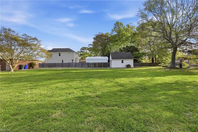 204 E McGinnis CIR, Norfolk, VA 23502