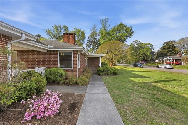 204 E McGinnis CIR, Norfolk, VA 23502