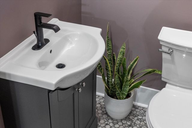 405 S 8TH Street, Council Bluffs, IA 51501