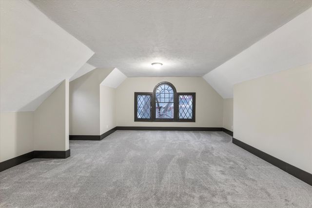 405 S 8TH Street, Council Bluffs, IA 51501