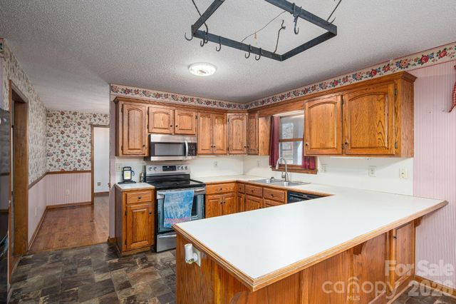 480 S Ingleside Farm Road, Iron Station, NC 28080