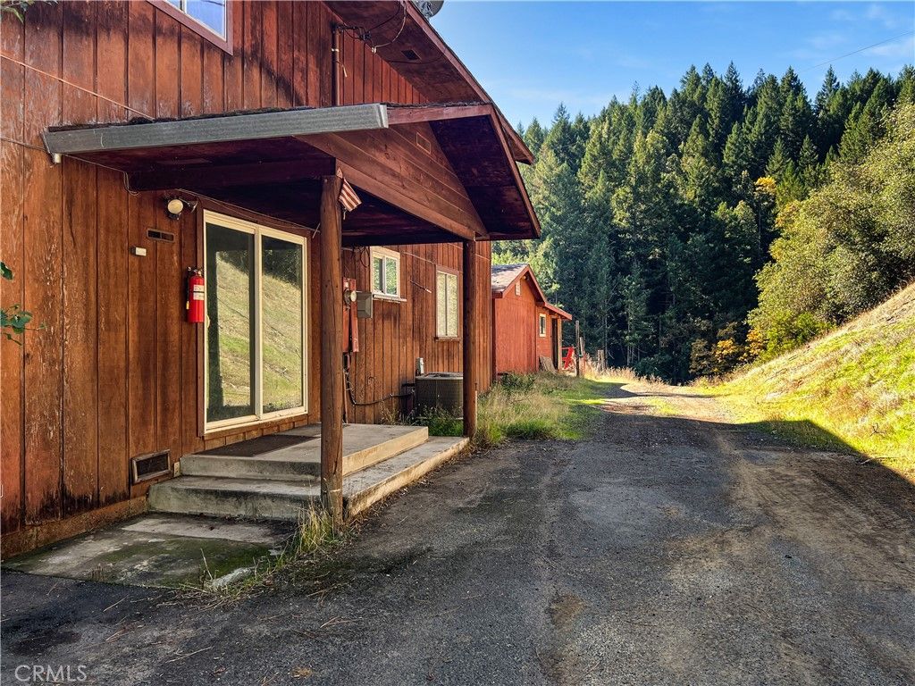 8555 Cave Creek Road, Redwood Valley, CA 95470