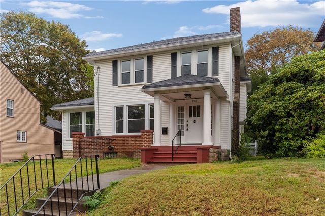 895 Alcoma St, Sharon, PA 16146