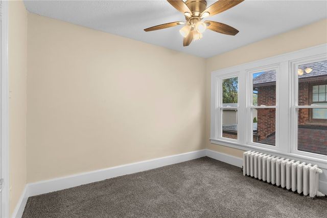 895 Alcoma St, Sharon, PA 16146