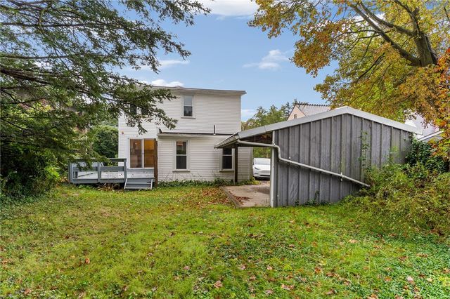 895 Alcoma St, Sharon, PA 16146