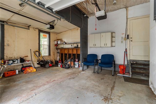 895 Alcoma St, Sharon, PA 16146