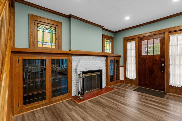 895 Alcoma St, Sharon, PA 16146