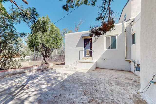 211 Amherst Drive SE, Albuquerque, NM 87106