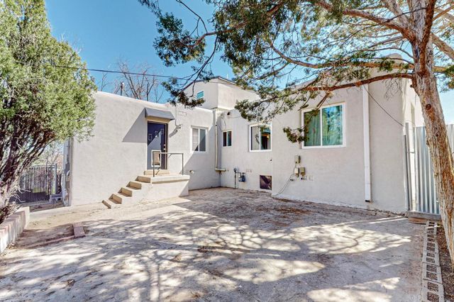 211 Amherst Drive SE, Albuquerque, NM 87106