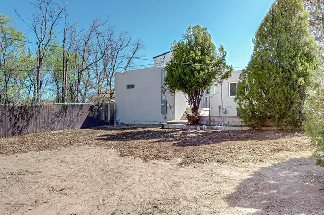 211 Amherst Drive SE, Albuquerque, NM 87106