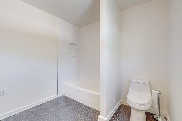 211 Amherst Drive SE, Albuquerque, NM 87106