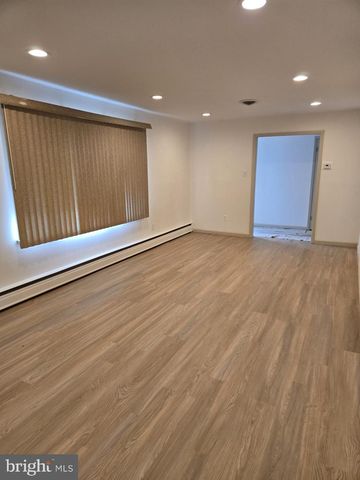 414 THIRD AVE W, Cherry Hill, NJ 08002