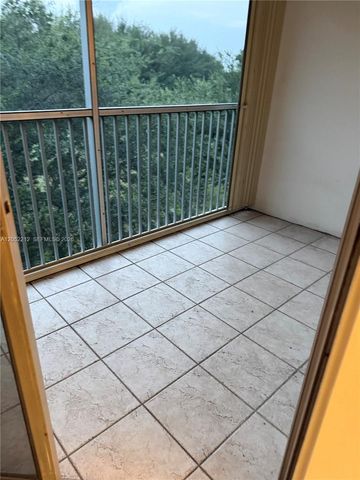 1000 SW 125th Avenue 402N, Pembroke Pines, FL 33027