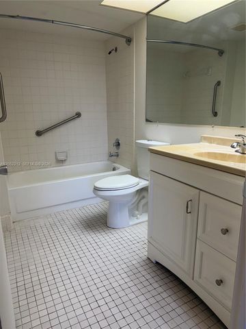 1000 SW 125th Avenue 402N, Pembroke Pines, FL 33027