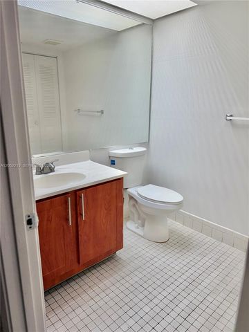 1000 SW 125th Avenue 402N, Pembroke Pines, FL 33027