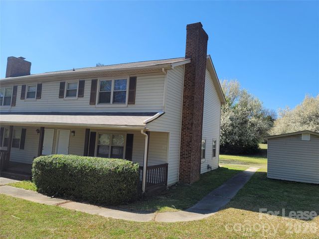 5323 Chestnut Lake Drive, Charlotte, NC 28227