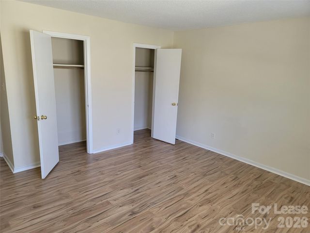 5323 Chestnut Lake Drive, Charlotte, NC 28227