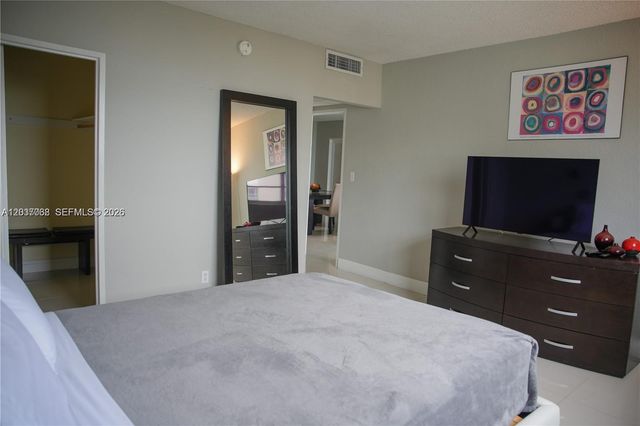 4001 S Ocean Dr 11A, Hollywood, FL 33019