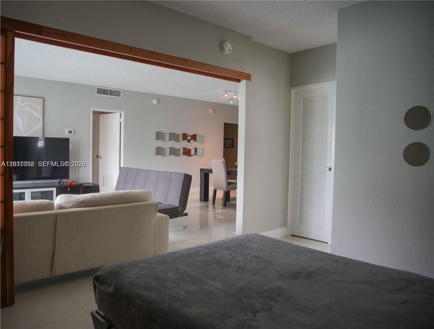 4001 S Ocean Dr 11A, Hollywood, FL 33019