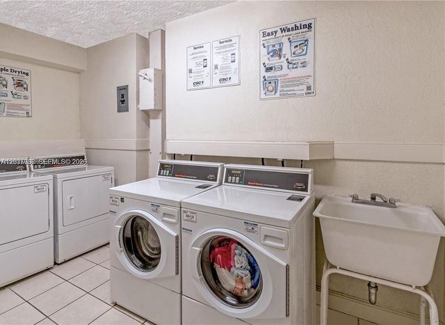 4001 S Ocean Dr 11A, Hollywood, FL 33019