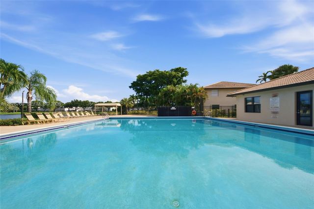5510 Lakeside Drive 108, Margate, FL 33063