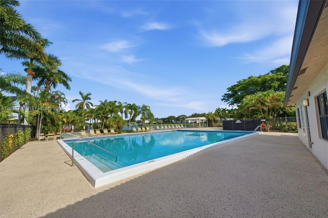 5510 Lakeside Drive 108, Margate, FL 33063