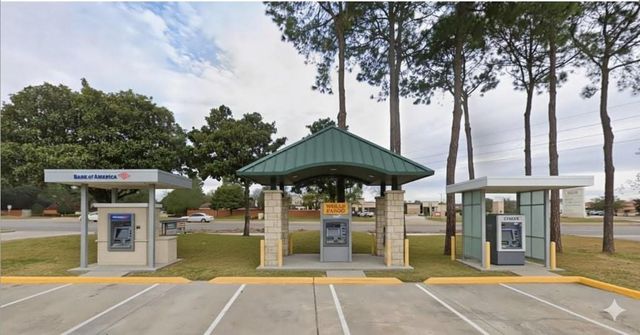 8482 Highway 6 N, Houston, TX 77095