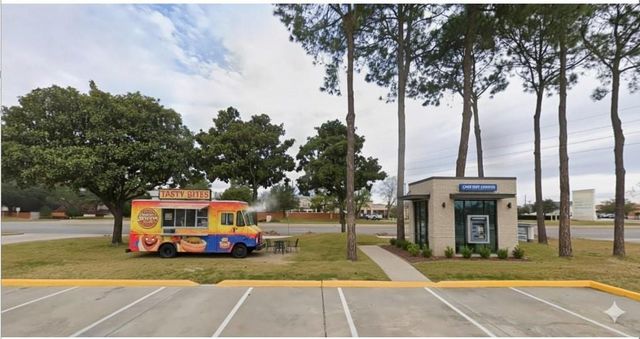 8482 Highway 6 N, Houston, TX 77095