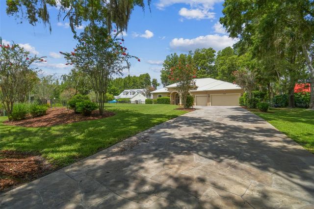 17906 LORETTA LANE, Lutz, FL 33548