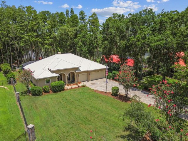 17906 LORETTA LANE, Lutz, FL 33548