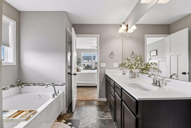 4599 Landings Way, Minnetrista, MN 55375