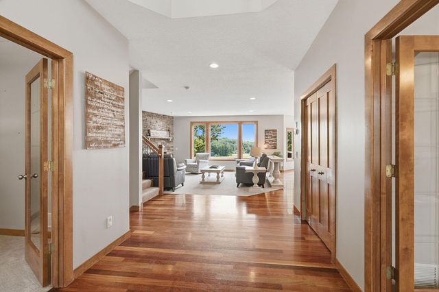 14135 Haas Lake Circle, Prior Lake, MN 55372