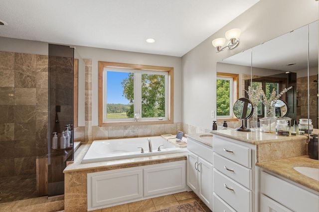 14135 Haas Lake Circle, Prior Lake, MN 55372