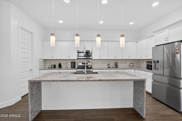 939 E PASEO Way, Phoenix, AZ 85042