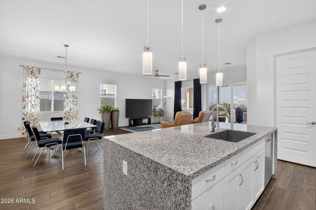 939 E PASEO Way, Phoenix, AZ 85042