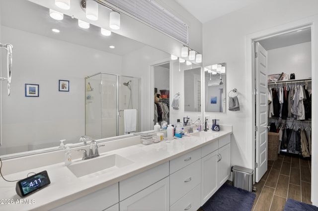 939 E PASEO Way, Phoenix, AZ 85042