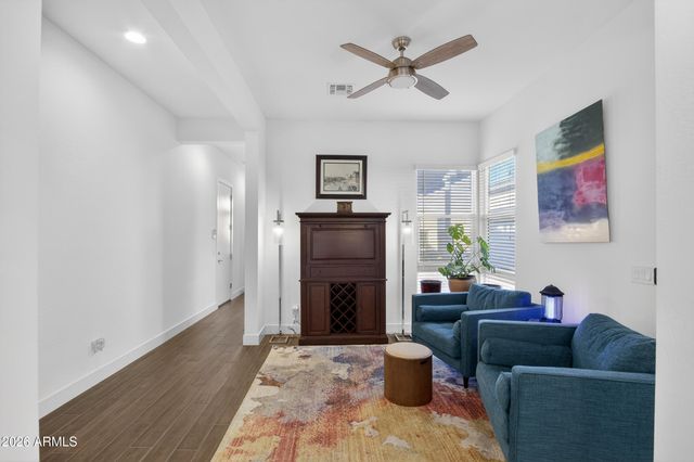 939 E PASEO Way, Phoenix, AZ 85042