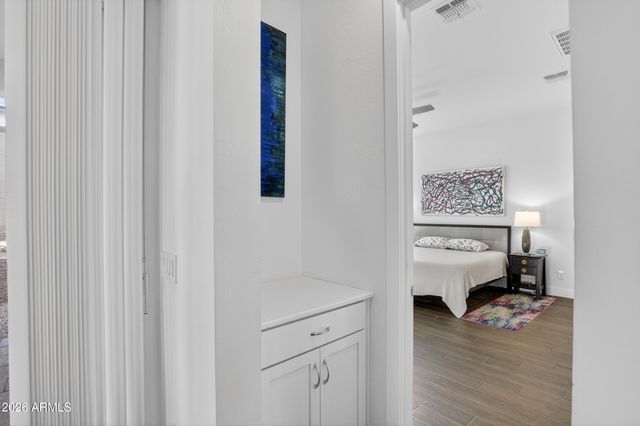 939 E PASEO Way, Phoenix, AZ 85042