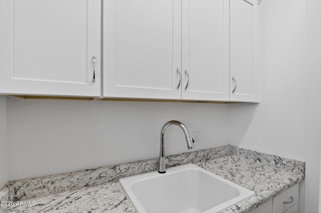 939 E PASEO Way, Phoenix, AZ 85042